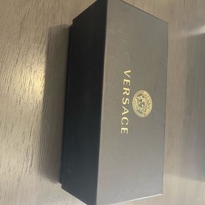 FLASH SALE !!! Brand new luxury VERSACE case.